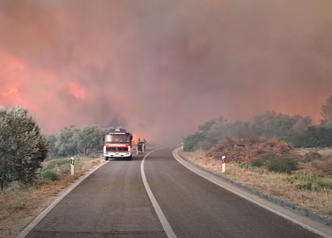Veliki požar na poznatom hrvatskom ljetovalištu, približava se kućama