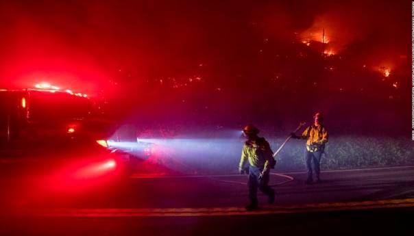 Veliki požar u Kaliforniji, evakuisane stotine ljudi