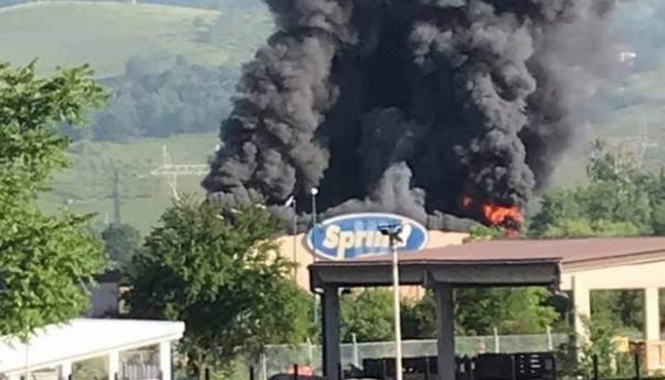 Veliki požar u Rajlovcu: Gori skladište "Sprinda"