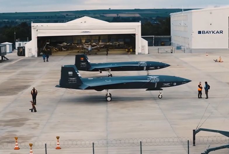 Veliki uspjeh turske avijacije: Borbeni bespilotni avioni izveli formacijski let