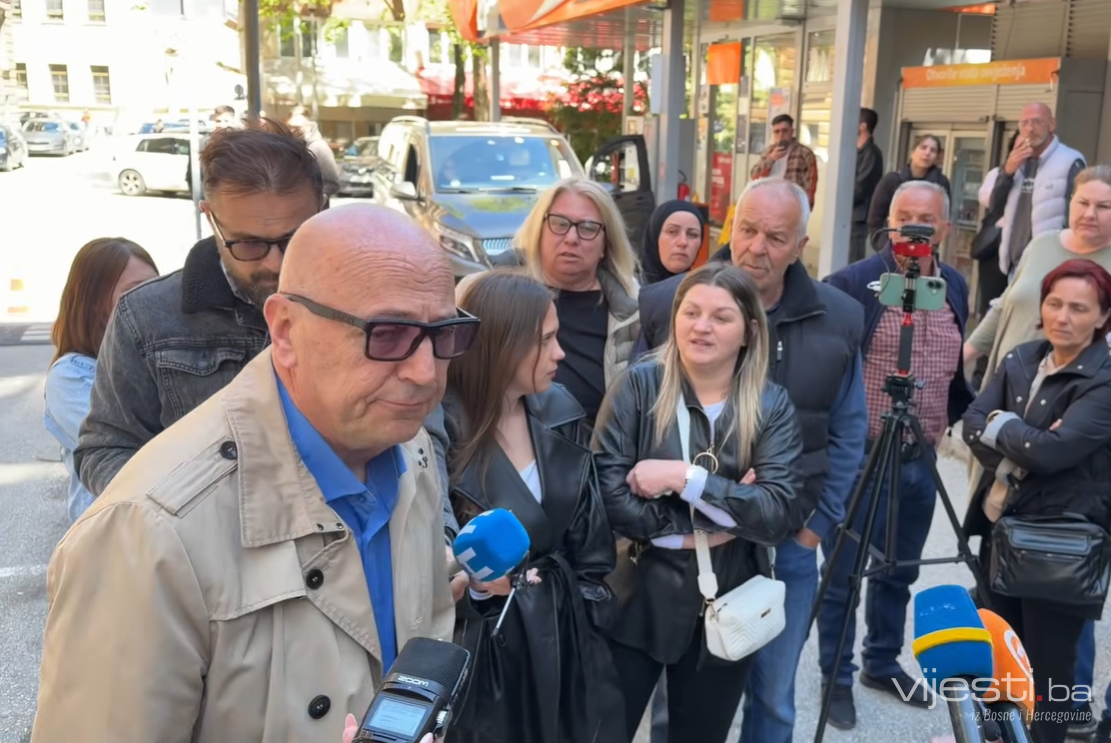 Verbalni incident ispred suda nakon presude za smrt Džene Gadžun