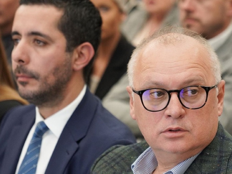 Vesiću i Momiroviću produžen pritvor još za tri mjeseca