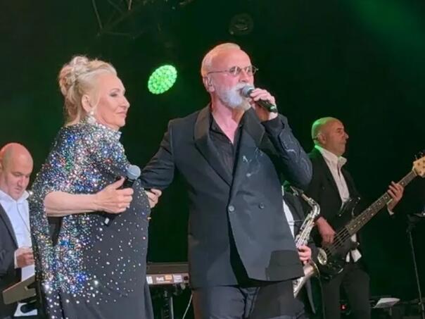 Vesna Zmijanac pjevala uprkos lošem zdravlju, Dino Merlin iznenadio publiku