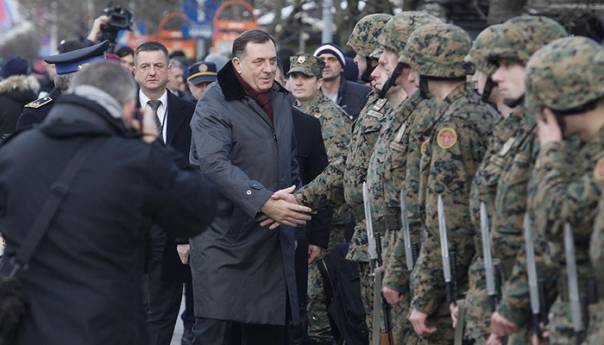 Video: Dodik 2018. tražio vojsku na granici zbog migranata - promijenio mišljenje
