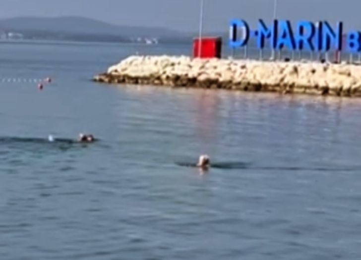 Video: Ljetna atmosfera usred oktobra, Zadrani se kupali u moru