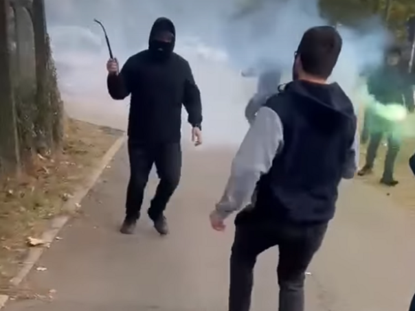 Uznemirujuće: Maskirani muškarci napali mladiće ispred biračkog mjesta