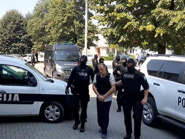 Video: Mehemed Vukalić predat u nadležnost policije