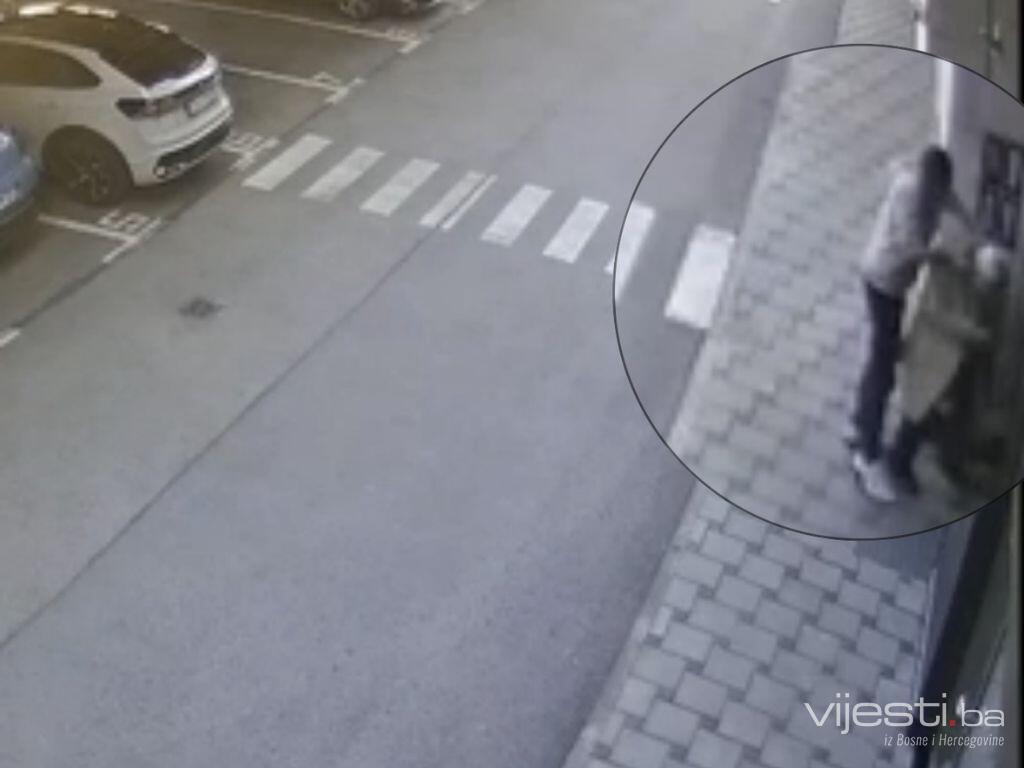 Video: Starija žena opljačkana usred dana u centru Sarajeva
