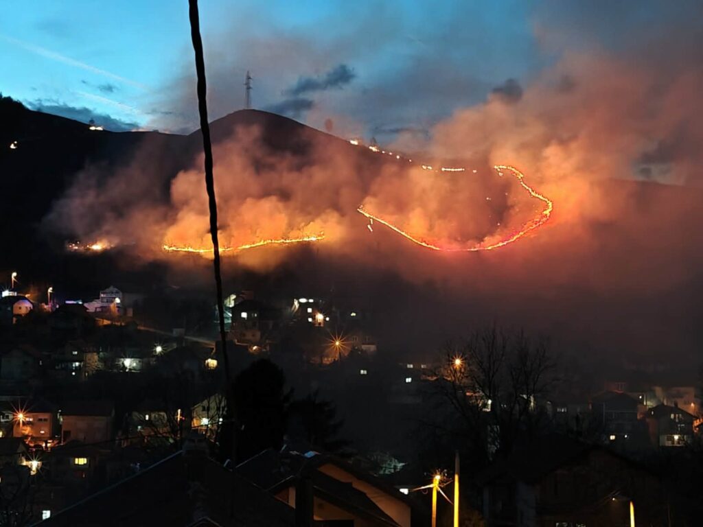 Video: Vatrogasci ugasili veliki požar kod Zenice