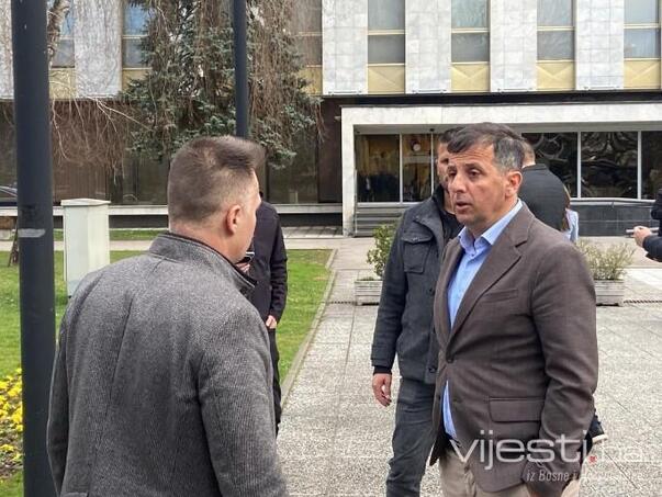 Video: Vukanović u žestokom okršaju pred NSRS!