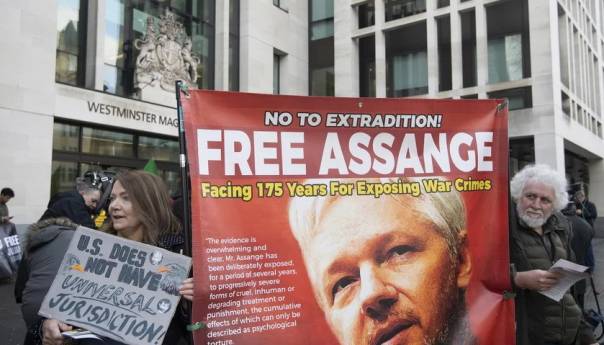 Vijeće Evrope traži od Velike Britanije da odmah oslobodi Assangea