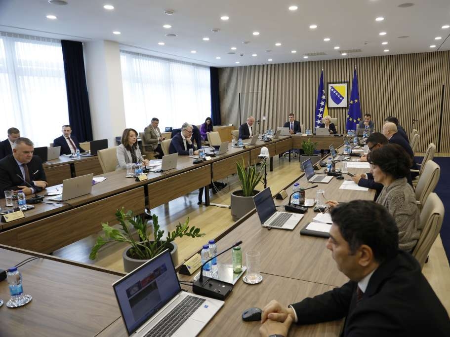 Vijeće ministara BiH preusmjerilo četiri miliona KM za projekte povratka
