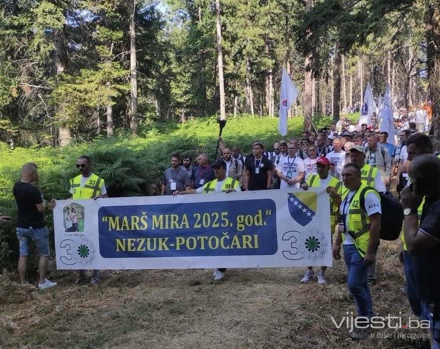 Vijesti.ba iz Nezuka: Krenuo Marš mira, veliki broj mladih