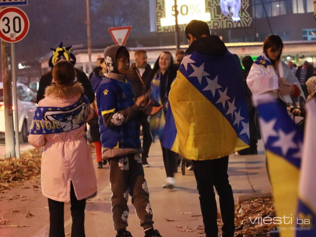 Vijesti.ba u Zenici: Euforija na ulicama uoči ključne utakmice