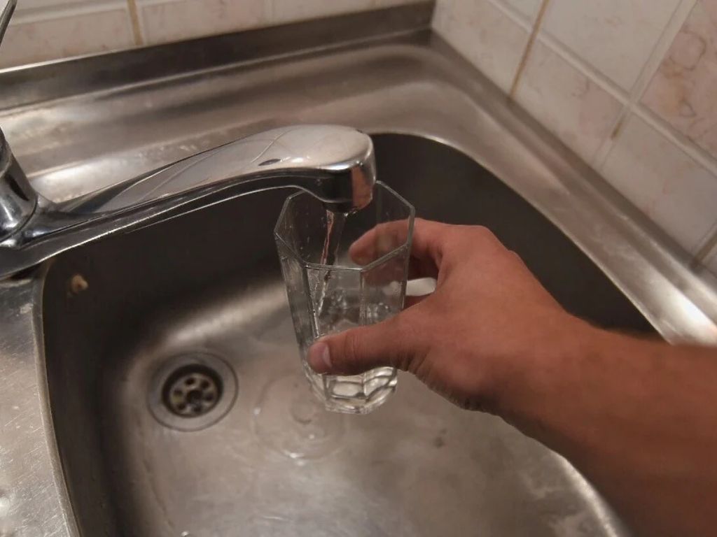 ViK smanjuje pritisak i obustavlju vodu u Sarajevu, objavljen spisak naselja