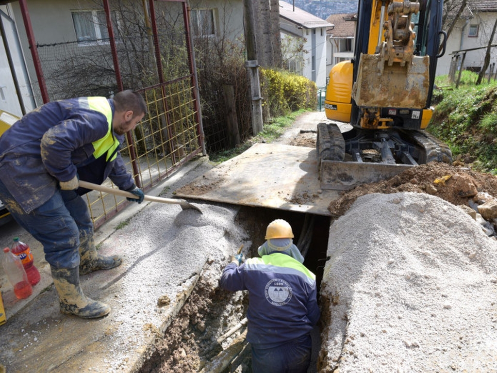 Više naselja u Sarajevu danas bez vode i struje