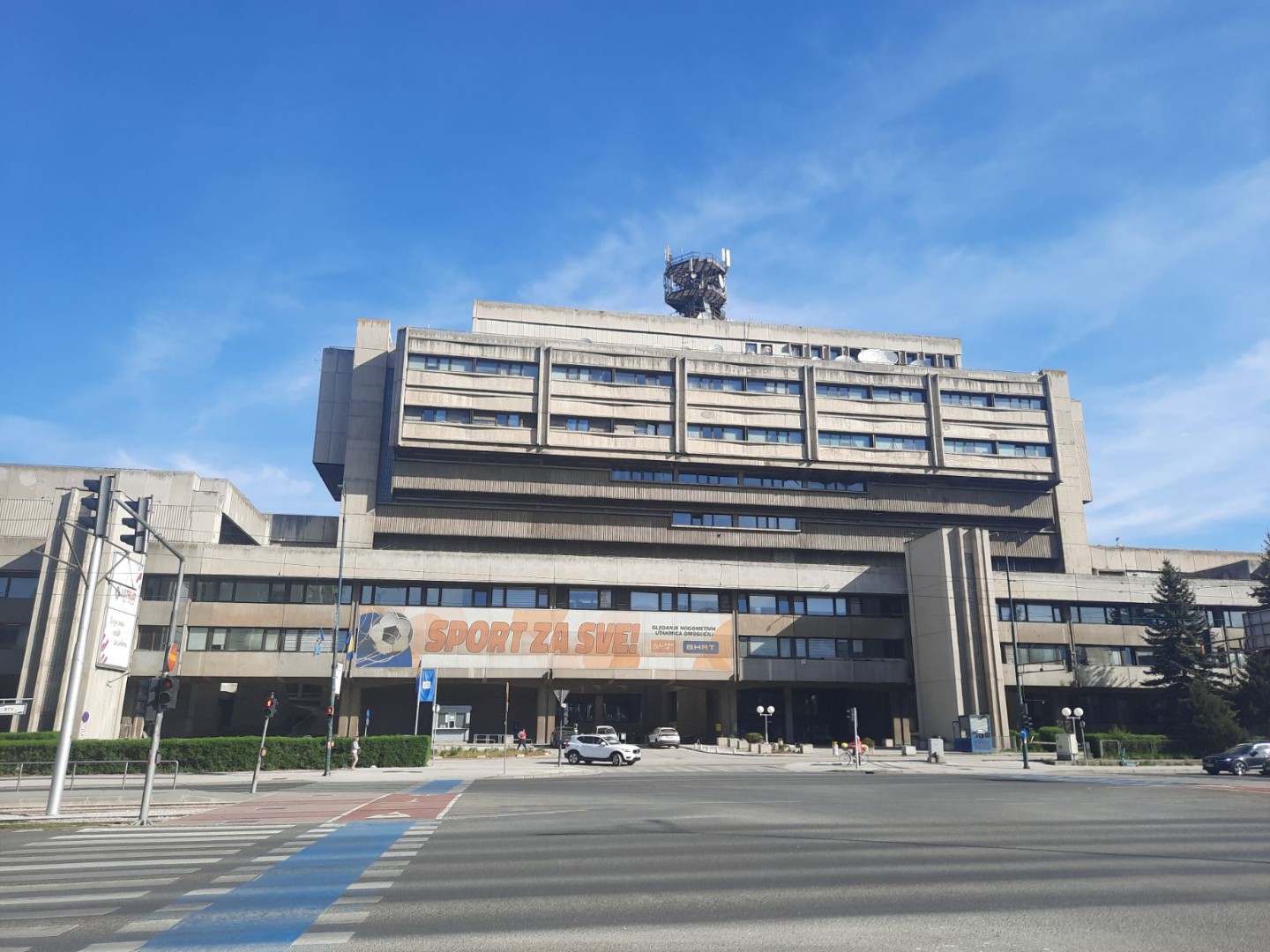 Više od 60 posto uposlenika BHRT-a na minimalcu, kasne tri topla obroka