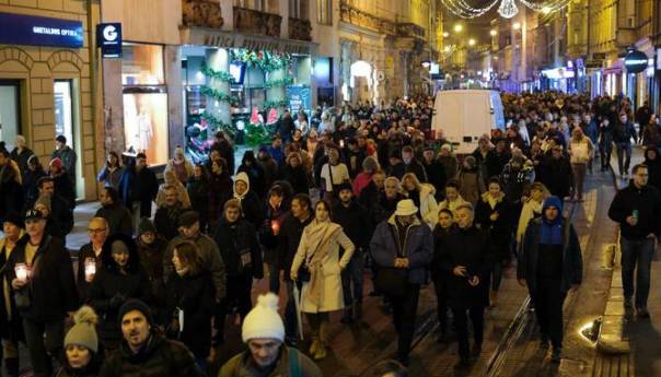 Zagreb: Više od hiljadu građana na protestima protiv covid potvrda