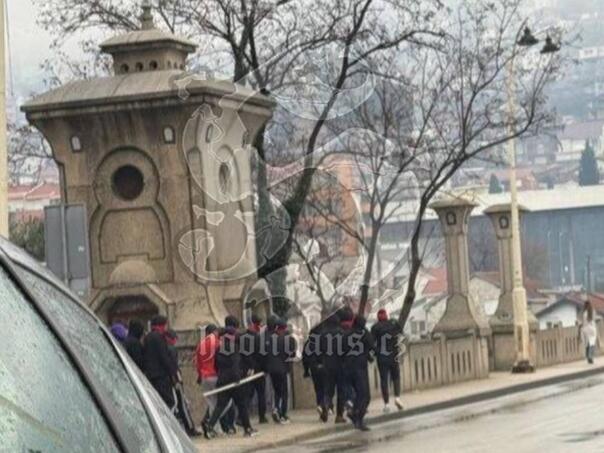 Više osoba učestvovalo u sukobu u Mostaru, policija pronašla palice