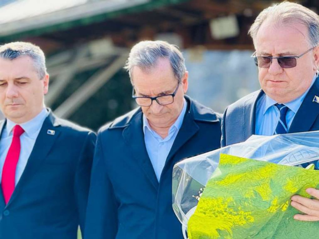 Vlada FBiH odala počast žrtvama Srebrenice i potvrdila trajnu podršku