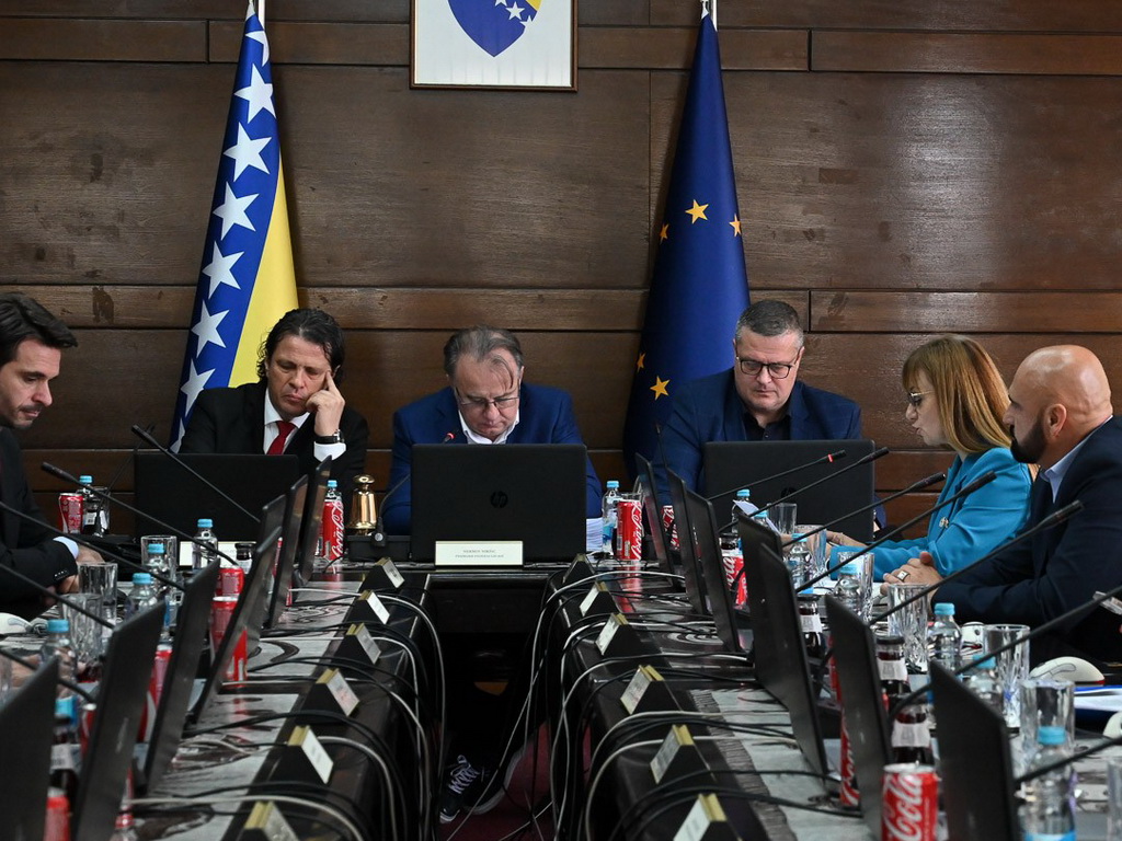 Vlada FBiH: Skoro dva miliona KM za uvezivanje radnog staža 153 radnika