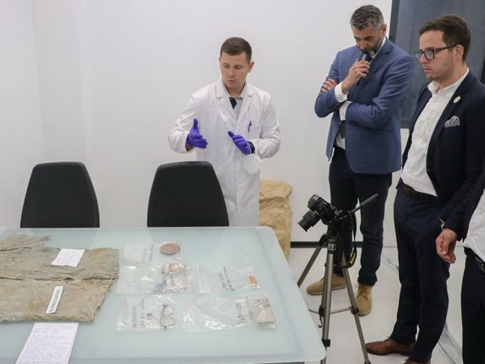 Vlada KS podržala opremanje konzervatorske radionice MC Srebrenica