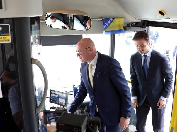 Vlada TK osigurala jeftinije karte i više linija za građane