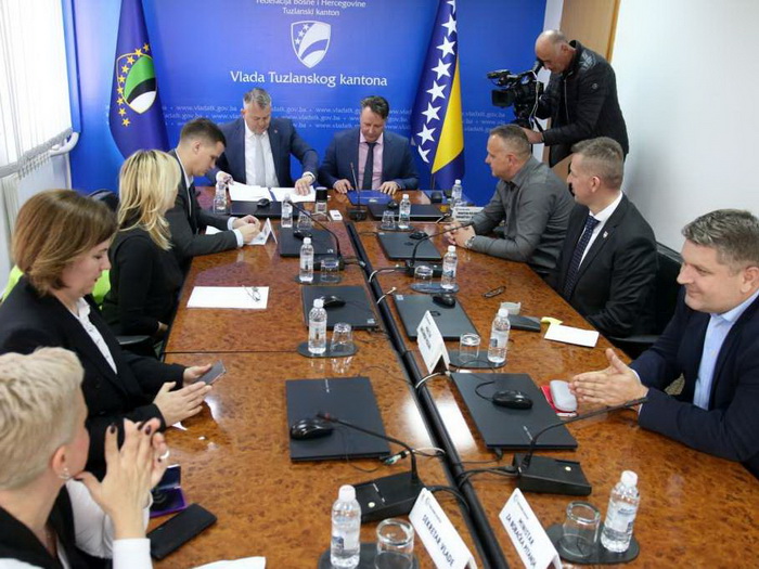 Vlada TK potpisala Ugovor, 10 miliona KM za sigurnije i urednije vodosnabdijevanje Živinica