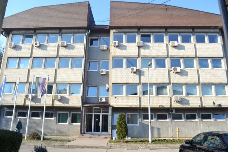Vlada USK investira preko pola miliona KM u obrazovanje u općini Bužim