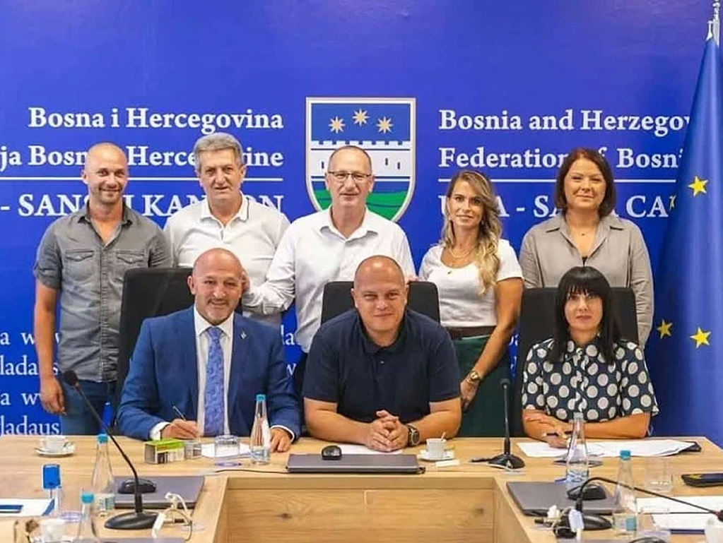 Vlada USK povećala osnovicu za obračun plata budžetskim korisnicima na 450 KM