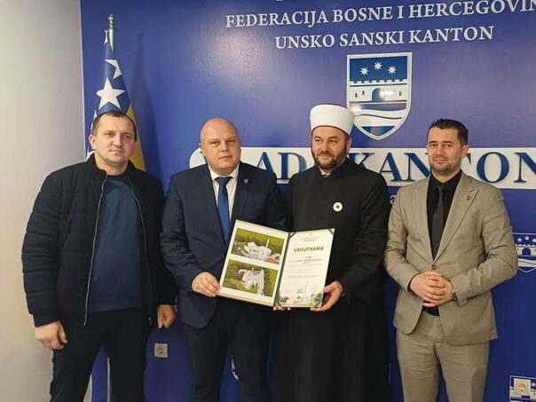 Vladi USK uručena vakufnama za izgradnju Islamskog centra u Maljevcu
