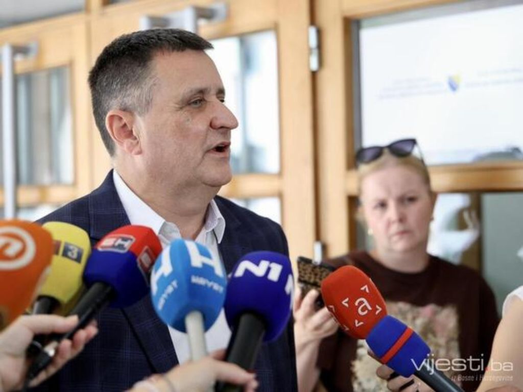 Vlado Đajić objavio da mu je hakovan broj telefona: Nisam aktivirao Viber