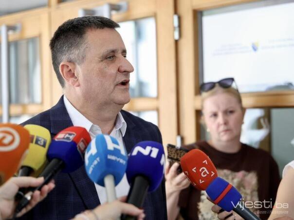 Vlado Đajić objavio da mu je hakovan broj telefona: Nisam aktivirao Viber