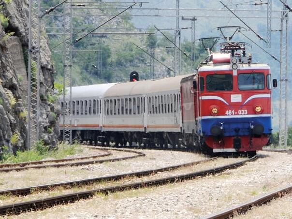 Voz krenuo u Bijelo Polje, vagon putnika ostao u Podgorici