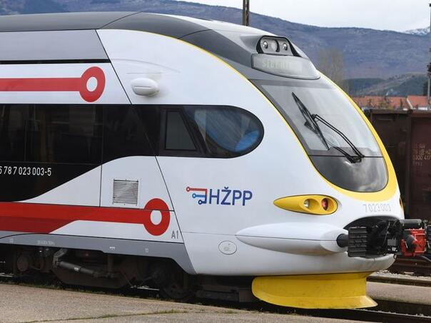 Voz na relaciji Zagreb - Split kasnio zbog bizarnog razloga
