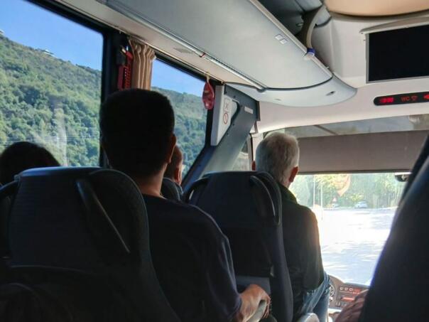Vozač autobusa u Crnoj Gori putnicu otjerao zbog marame