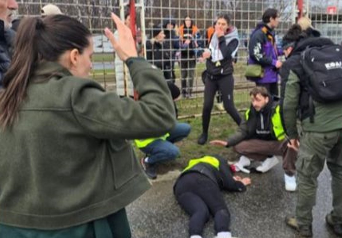 Video: Drama u Beogradu, žena autom uletjela među studente