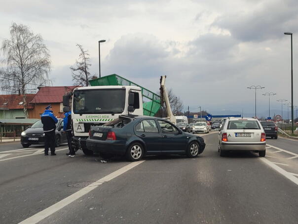 Vozači, oprez! Sudari, povrijeđeni, prepriječen šleper