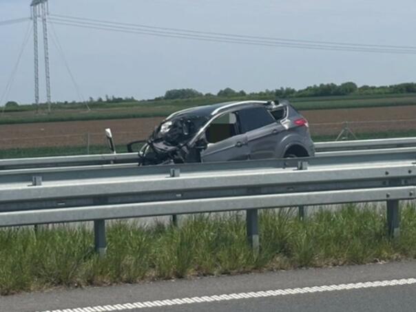 Vozio 130km/h u suprotnom smjeru na autoputu u Srbiji, tri osobe poginule
