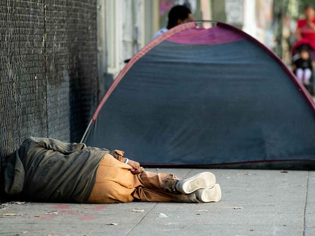 Vrhovni sud SAD: Beskućnici mogu dobiti kazne za spavanje na otvorenom