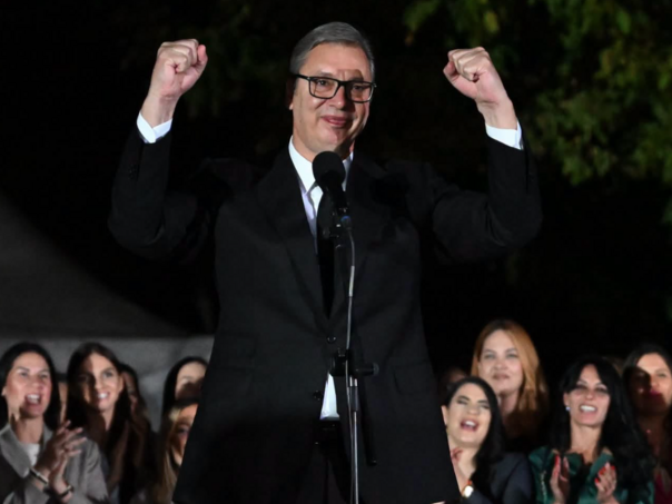 Vučić diže tenziju: Nećete krasti vreće s listićima