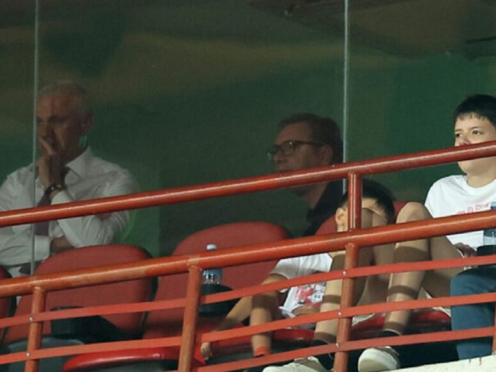 Vučić došao na utakmicu Crvene zvezde pa doživio brutalno poniženje