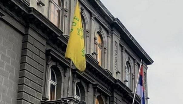 Vučić istakao zastavu sa Davidovom zvijezdom
