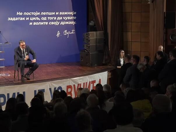 Vučić izgubio živce i svađao sa invalidom zbog penzije pred punom dvoranom