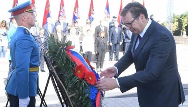 Vučić izjednačio partizane i četnike, poručio da su Srbi jedinstveni