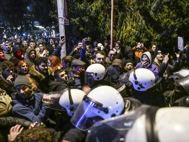 Vučić izveo policiju na studente, nastao je haos