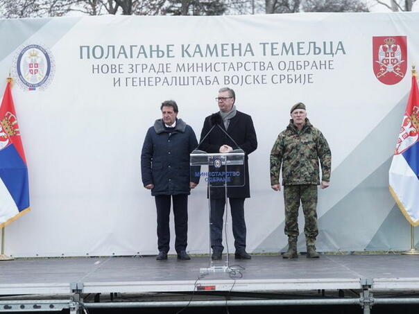 Vučić: Krajem marta ili početkom aprila otvaramo prvu veliku fabriku dronova u Srbiji