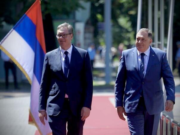 Vučić na Sretenje bježi iz Srbije kod Dodika u RS