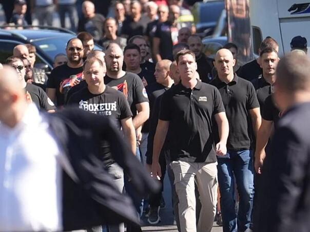 Vučić nije smio doći na sahranu zločincu pa poslao sina Danila