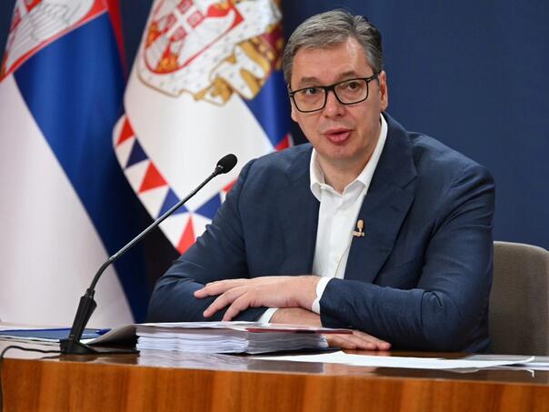 Vučić osvaja Zapad obećanjima o litijumu, ali gubi narod